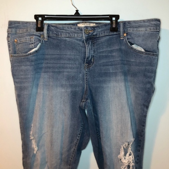 Torrid Denim “We Swear by the Fit” Ripped Blue Jeans Size 22 - Picture 2 of 8